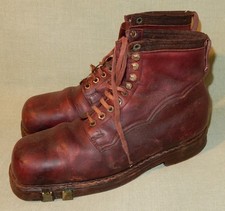 Große alte skischuhe - skischuhe, stiefel
