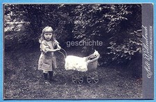 Foto, groß, kleines Mädchen mit Korb-Puppenwagen im Garten, um 1908 !!!