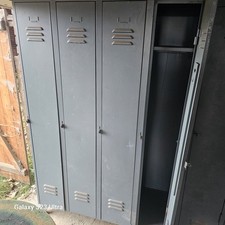 alter Spint  Blechschrank Gaderobe Industrie Schrank Metallschrank Werkstatt