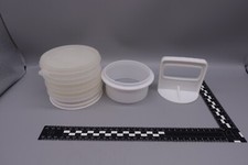 Tupperware Hamburger Patty Maker Presse mit 4 Behälter