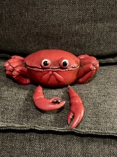 Deko-Figur Krabbe rot, Sitzfigur aus Harz, ca. 16 cm