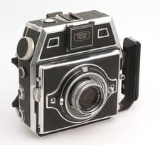 Ernst & Wilhelm Bertram München Bertram Pressekamera 6x6/6x9 mit Xenar 3,5/105mm