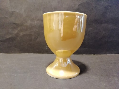 Alter gelb brauner eierbecher - alter,