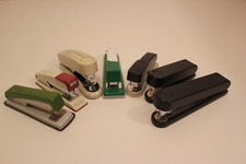 7 sieben gebrauchte Heftgeräte,  25 Blatt Heftleistung, verschiedene Hersteller