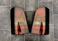SCHWARZE ROTE LASIERUNG, AUFBEREITUNG IHRER MERCEDES VITO W638 RÜCKLEUCHTEN