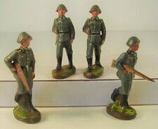 Masse - Hohlplastik NVA Soldaten aus DDR Zeit Pappe Gewehr