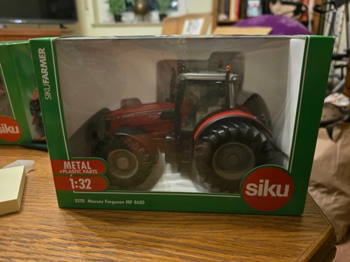 Siku farmer 3270 massey - 3270,