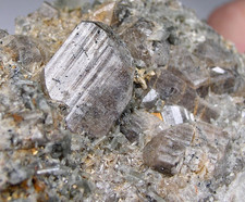 TOPAS mit ILMENORUTIL