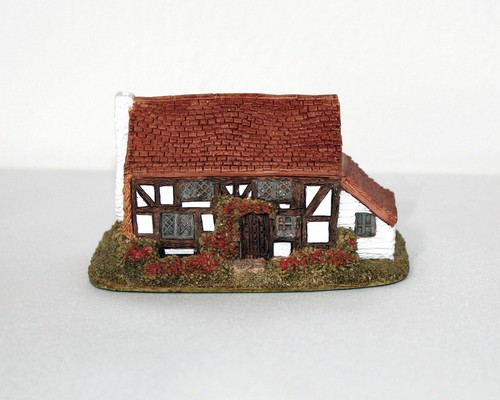 Acorn cottage lilliput - cottage,