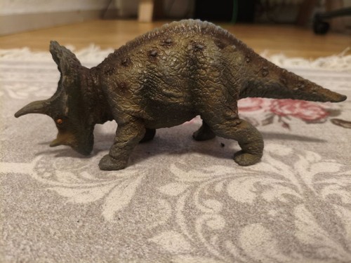 Schleich triceratops replica - schleich,