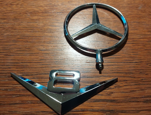 Auto emblem und - auto,