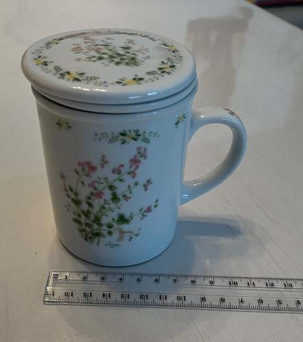 Teetasse mit sieb - teetasse, deckel