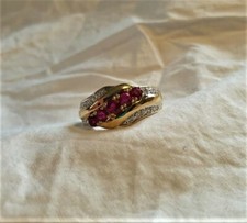 Ring Dame GG585/14 Karat 5 Rubine, 12 kleine Brillanten 0,9ct Gr. 53 NACHLASS