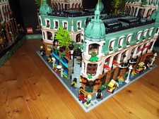 LEGO 10297 Icons Boutique-Hotel  2 Stück, gespiegelt und original aufgebaut ,Neu