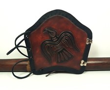Bogenschießen Armschutz Black Raven Leder braun schwarz punziert Wikinger
