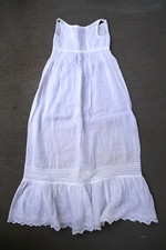 feines Puppenkleid /