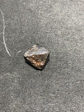 Uraninit, Würfel, Swamp No.1, Fisher Quarry, Topsham, Maine, USA