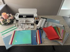 ** Cricut Maker 3 ** Schneideplotter ** inklusive großem Zubehörpaket **