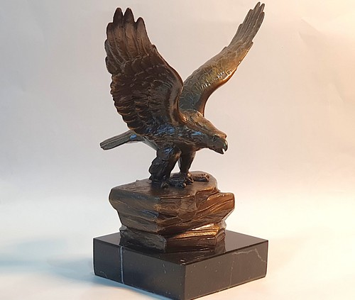 Bronzefigur adler auf - bronzefigur,
