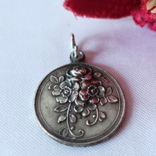 alter Jugendstil Anhänger 800