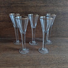 Fünf Alte Likör Schnaps