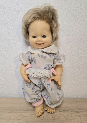 Nette kunststoff puppe - nette,