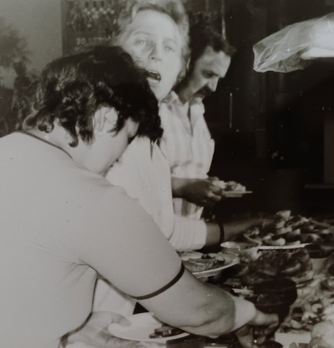 Wörlitz zwei frauen essen - wörlitz,