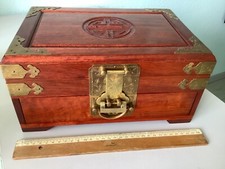 Chinesische Hochzeitstruhe