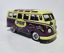Johnny Lightning 1:64 Automodell VOLKSWAGEN VW T1 SAMBA  WERBEMODELL "PEZ"2002