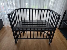 Babybay Maxi Beistell-Kinderbett schiefergrau + Gitter Matratze Parkettrollen