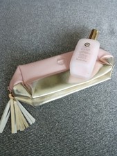 ELISABETH GRANT. BEAUTY SET