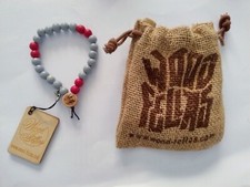 WOOD FELLAS Armband mit Holz-Perlen  Arm-Schmuck 22 cm  Grau/Rot