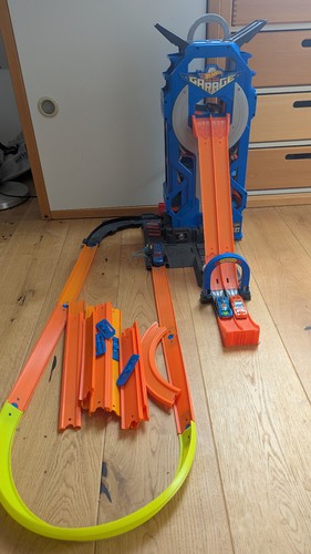 Hot wheels mega garage - mega,
