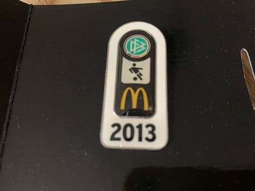 Donald pin - mc,