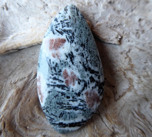 Schmuckstein hornblende mit - hornblende,