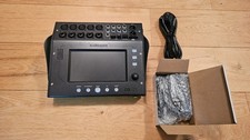 Allen & Heath CQ12T - Kompaktes Bluetooth-Digital-Mischpult mit 7'' Touchscreen