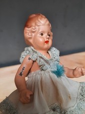 Kleine alte Puppe Antiquität