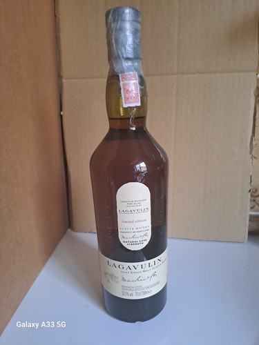 Lagavulin distillery only - lagavulin, 2010