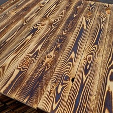 10 verbrannte Palettenbretter