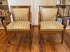 Paar antike Armlehnstühle