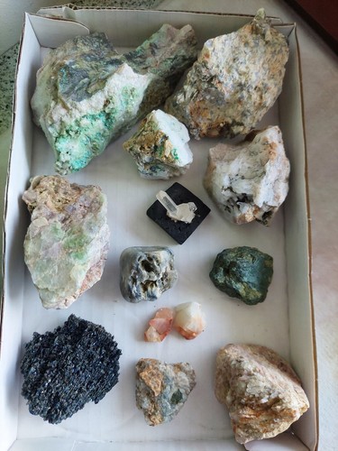 Mineralien konvolut - -,