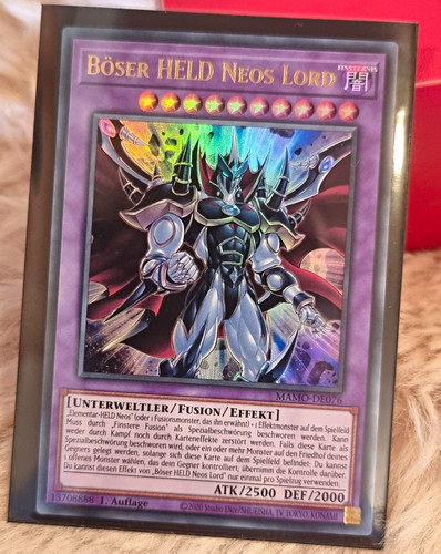 Böser held neos - held,