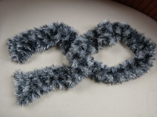 Flauschiger strickschal - flauschiger,