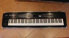 Roland RD-700GX Stagepiano im Flightcase