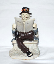 Alte Mann mit Zeitung Figur