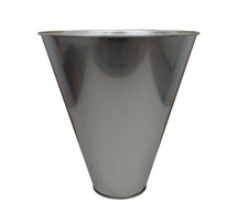 Schlachttrichter groß aus