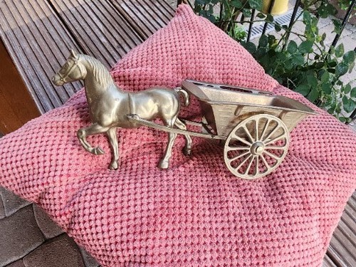 Altes messing pferd mit - pferd,