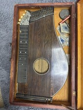 Alte Akkordzither mit Koffer
