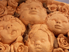 Terracotta Ton Skulptur Figuren Blumen Sonnen Kinder Handarbeit Unikat 6,1 kg