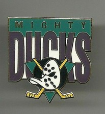 EISHOCKEY PIN  EMBLEM+SCHRIFT
